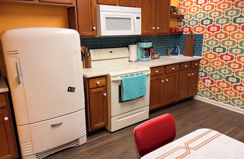 Hanover Apartment | The Atomic Loft - Stylish 2 Bedroom Apartment in Downtown Hanover