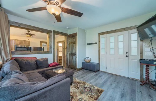 Woodfin Cottage | The Blue Door ~guest house