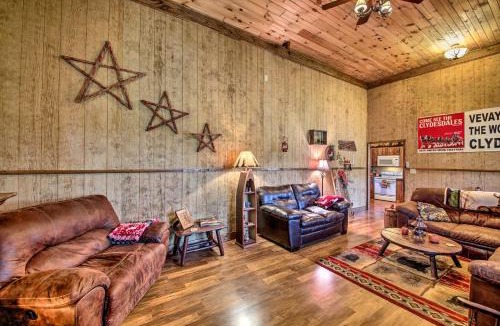 Florence House | 'The Bovard Lodge' Rustic Cabin Near Ohio River!