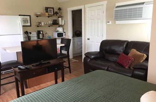 Crittenden Apartment | The Bungalow at Brianza Winery