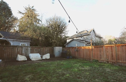 North Queen Anne Apartment | The Burrow: spacious, quiet & free bus pass