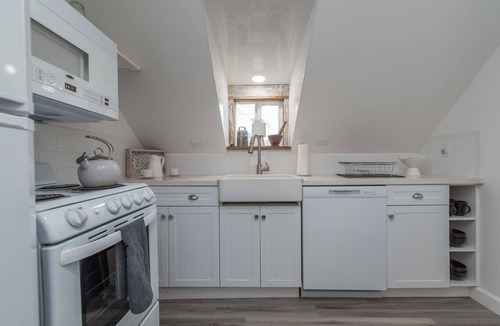 Frankfort Apartment | The Carriage - Quaint Haven 6 mins. to Buffalo Trace
