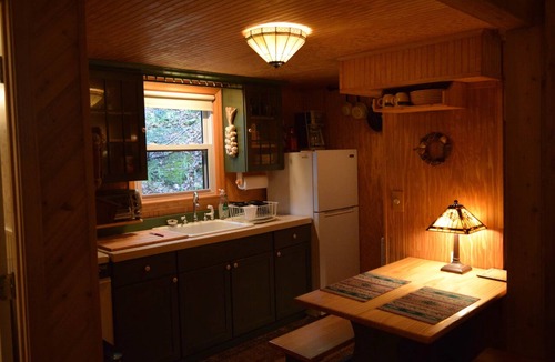 Franklin House | The Cave Cabin - Escape to WV