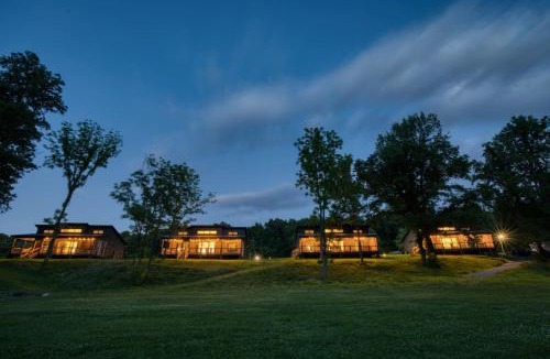 Johnson City Ski Chalet | The Cedars Chalet on The Watauga River