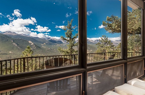 Windcliff Estates House | The Cedars Luxury At Windcliff 5 Bedroom Home by RedAwning