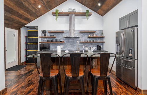 Hendersonville House | The Church