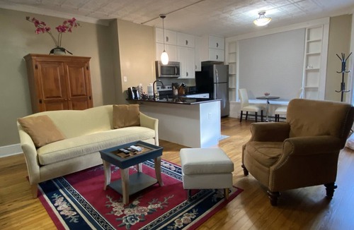 Boonsboro Apartment | The Corner House in Historic Boonsboro-Studio Apt