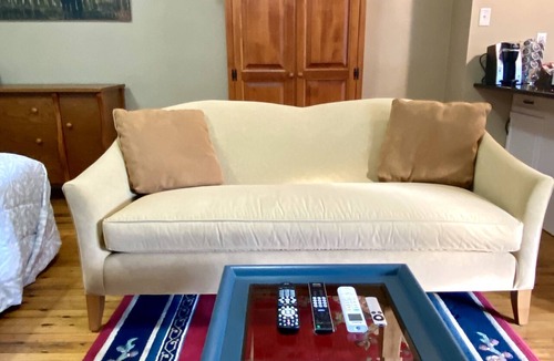 Boonsboro Apartment | The Corner House in Historic Boonsboro-Studio Apt