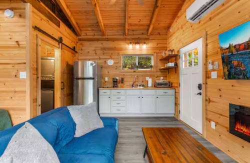 Stanton Cabin | The Dragonfly - Tiny Mountaintop Cabin w/Hot tub