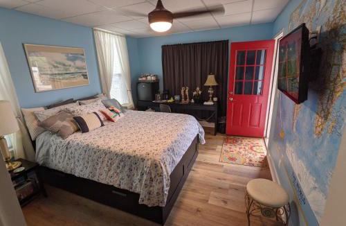 Milford Apartment | The Estate Studio in Downtown Milford