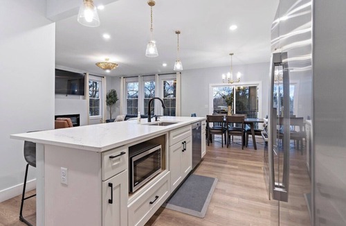 Oakley House | The Gold Standard of Oakley New Construc 4bd/4.5bt
