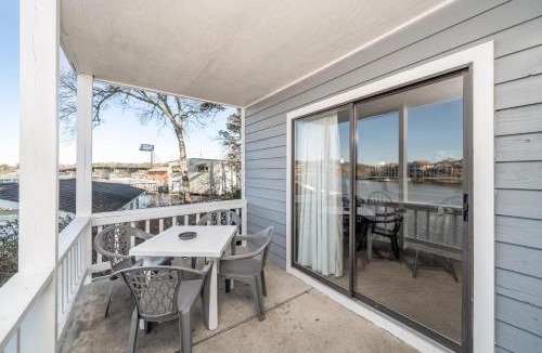 Rockwell Apartment | The Hamilton - Lakefront & Studio Suites, Hot Springs