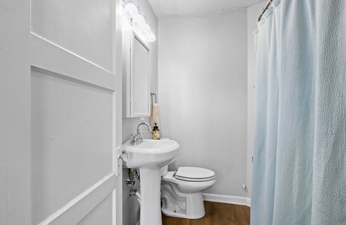 Northside District Apartment | The Headley House - Chic & Cozy space in the heart of downtown