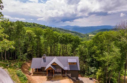 Elk Park House | The HeartStone Lodge at Eagles Nest