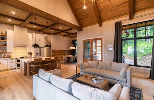 Elk Park House | The HeartStone Lodge at Eagles Nest: Views from the Hot Tub | EN Winery