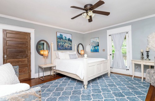 Shelbyville House | The Horse & Hound Bourbon Trail Retreat at Chickapoo Farm