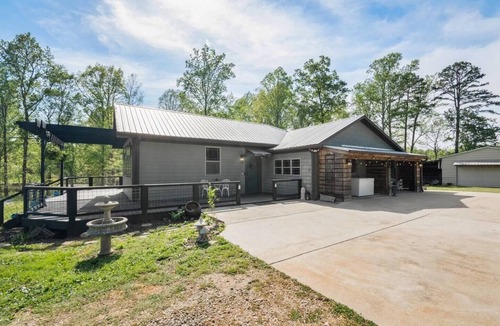 Rutherfordton House | The Howell House (PET FRIENDLY)