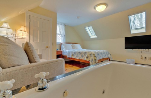 Freeport Bed & Breakfast | The James Place Inn B&B