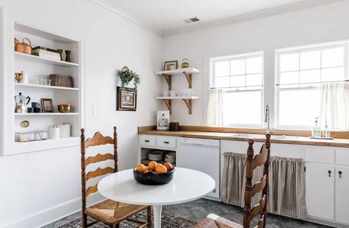 Lexington Apartment | The Kenwick Pied-à-terre - Lexington Apartment with Historic Charm