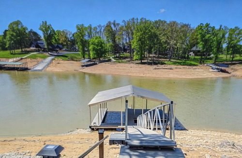 Dandridge House | The Lake Cottage on the Peninsula.