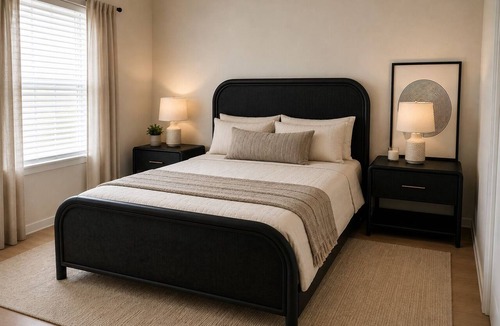 Maysville House | The Laredo - A Modern 4 BR house near Bentonville- 10 minutes from trails WMT HQ
