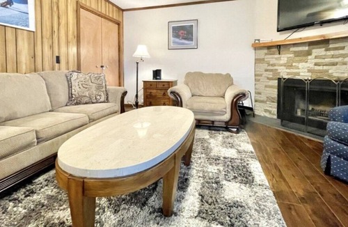 Beech Mountain Condo | The Lazy Bear/Pool/H.Tub/Sauna/Arcade/3rd Floor