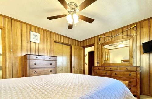 Beech Mountain Condo | The Lazy Bear/Pool/H.Tub/Sauna/Arcade/3rd Floor