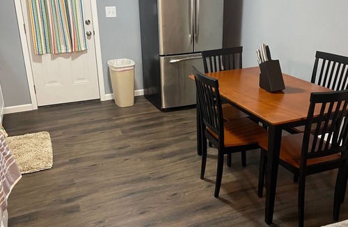 Stanton House | The Lazy Hiker l Cozy 2BR l 15 min to RRG l WI-FI