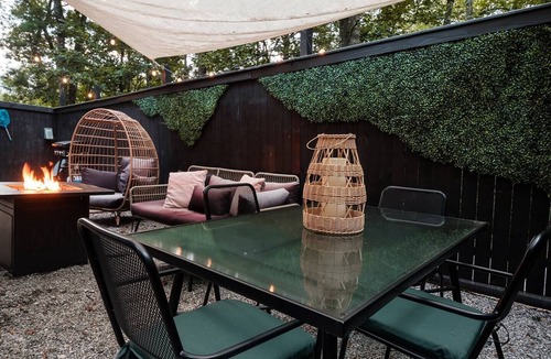 Lake Lure Cottage | The Little Black Cottage—Stylish, Hot Tub, FirePit!