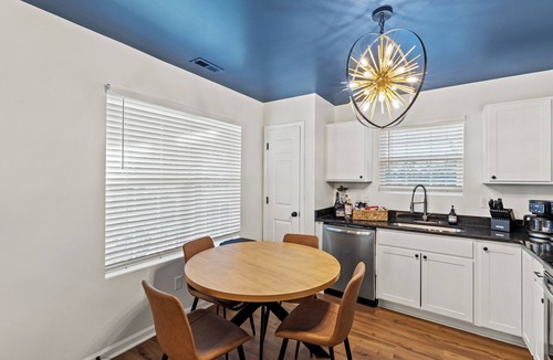 Georgetown House | The Luxe/Hot Tub/Playground/12 Min to Horse Park