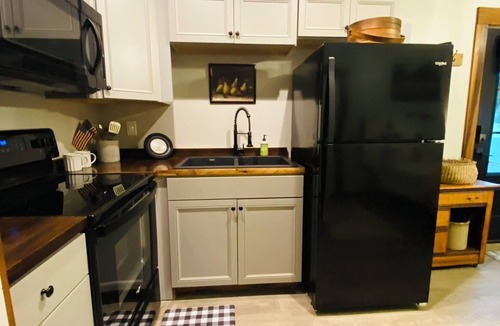 Madison Apartment | The Madison Inn, Hometown on Main Street, Suite 102, Charlottes corner overlook, Suite 102
