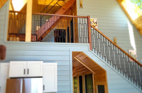 Frenchburg Cabin | The Majestic Dragonfly Inn, overlooking Daniel Boone National Forest