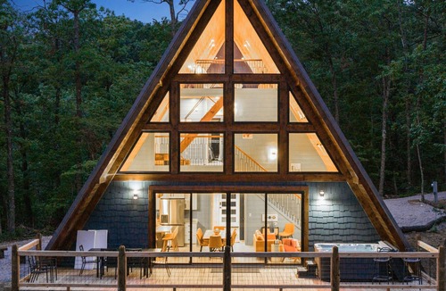 Frenchburg Cabin | The Majestic Dragonfly Inn, overlooking Daniel Boone National Forest