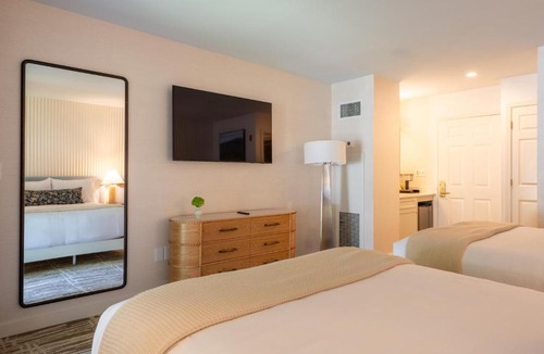 Ogunquit Hotel | The Meadowmere Resort