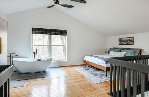 Berkeley Springs House | The Nest - Soaking Tub & Views - Stay with Branch