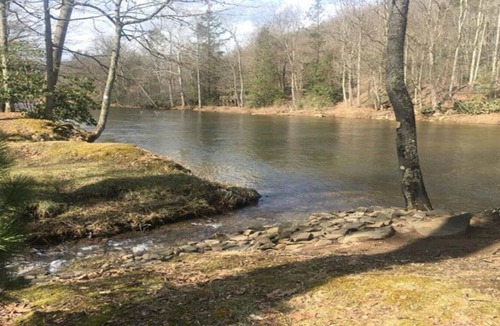 Elkins House | The Overlook: Beautiful Riverfront Views, Perfect for families!