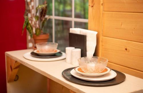 Swannanoa Apartment | The Peach Perch - Ridgetop Tiny Home, and 20 Minutes to Asheville!