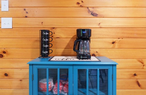 Wellington Cabin | The Retreat | Couples Cabin w/Hot Tub