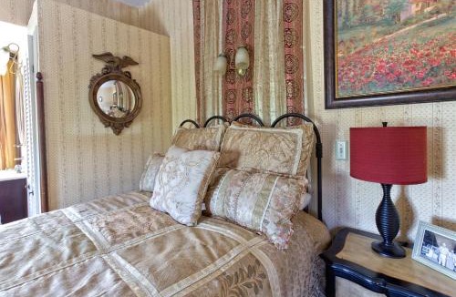 Woodfin Bed & Breakfast | The Reynolds Mansion