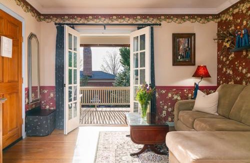 Woodfin Bed & Breakfast | The Reynolds Mansion