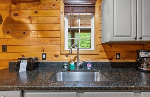 Pine Ridge Cabin | The Road`s End- Pet Friendly, Hot Tub, Firepit, Covered Deck