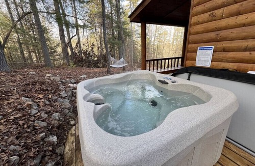 Pine Ridge Cabin | The Road`s End- Pet Friendly, Hot Tub, Firepit, Covered Deck