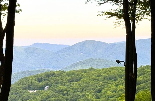 Laurel Ridge Cabin | The Roost, w/King bed and Mtn Views