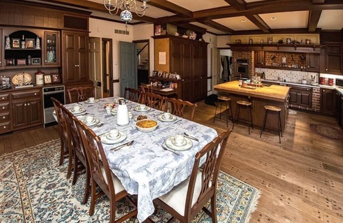 Highspire Bed & Breakfast | The Rowling at The Manor on Rosedale Bed & Breakfast