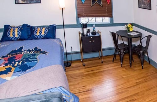 Highspire Bed & Breakfast | The Rowling at The Manor on Rosedale Bed & Breakfast