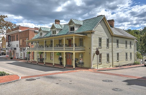Jonesborough House | The Russell Room at The Historic Eureka Inn and Event Center