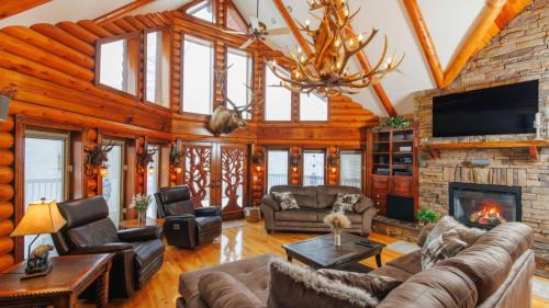 Stanton House | The Sentinel by The Hideaways