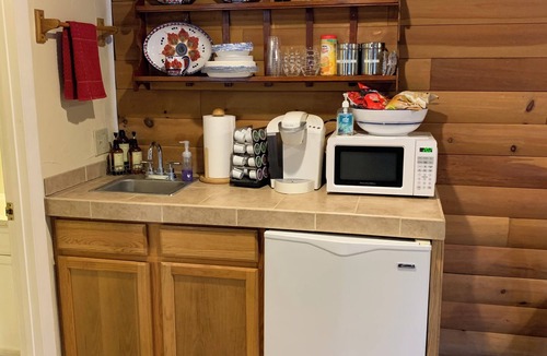 Braddock Heights Cabin | The Shady Bear Cabin in nearby charming Frederick