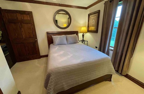 Knoxville House | The Stables Cottage