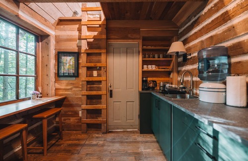 Stanton Hotel | The Tradewinds Treehouse: Family Friendly With A Hot Tub
